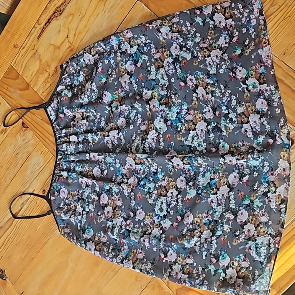 Margaret O'Leary chiffon tank  🌼 🌸